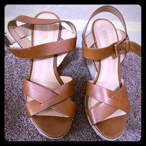 Never worn Michael Kors wedges sz 8.5